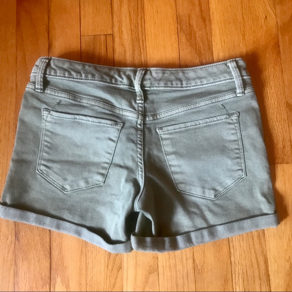 green shorts - Picture 3 of 3